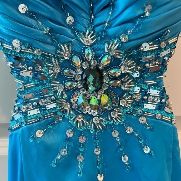 Jaaz Couture Prom Gown - Picture 4 of 16